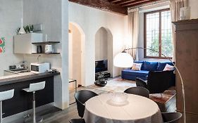 Rosa Luxury Apartment